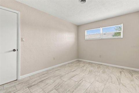 Immobilier commercial à vendre à Punta Gorda, Floride: 4 chambres, 209.03 m2 № 2385756 - photo 17