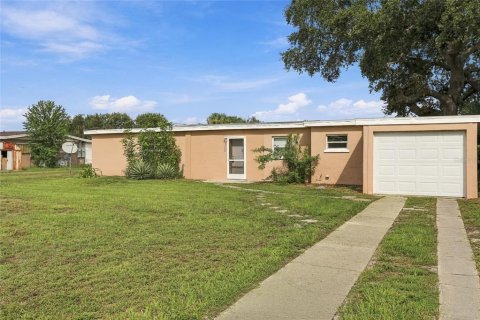 Immobilier commercial à vendre à Punta Gorda, Floride: 4 chambres, 209.03 m2 № 2385756 - photo 3