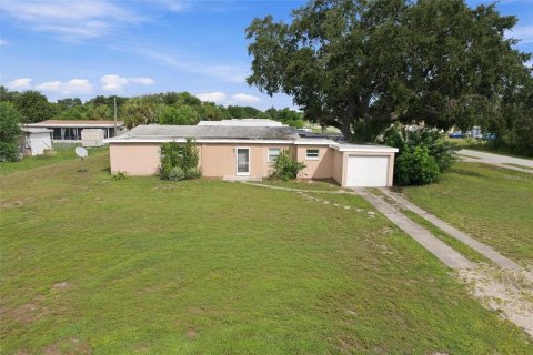 Immobilier commercial à Punta Gorda, Floride 4 chambres, 209.03 m2 № 2385756