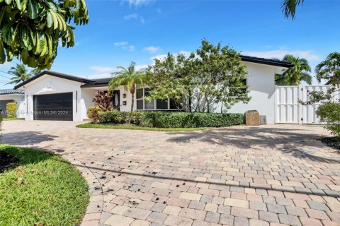 Villa ou maison à louer à Fort Lauderdale, Floride: 4 chambres, 203.27 m2 № 1958597 - photo 3