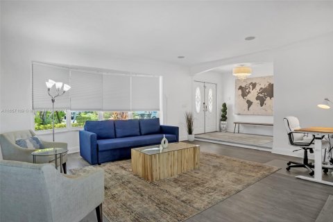 Villa ou maison à louer à Fort Lauderdale, Floride: 4 chambres, 203.27 m2 № 1958597 - photo 6