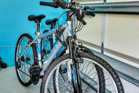 Villa ou maison à louer à Fort Lauderdale, Floride: 4 chambres, 203.27 m2 № 1958597 - photo 30