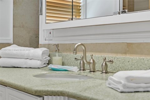 Villa ou maison à louer à Fort Lauderdale, Floride: 4 chambres, 203.27 m2 № 1958597 - photo 27