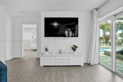 Villa ou maison à louer à Fort Lauderdale, Floride: 4 chambres, 203.27 m2 № 1958597 - photo 14