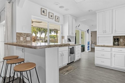 Villa ou maison à louer à Fort Lauderdale, Floride: 4 chambres, 203.27 m2 № 1958597 - photo 12