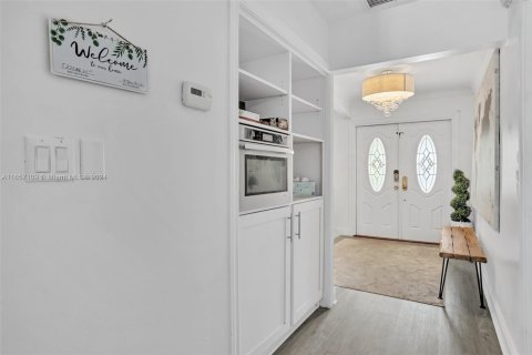 Villa ou maison à louer à Fort Lauderdale, Floride: 4 chambres, 203.27 m2 № 1958597 - photo 15