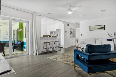 Villa ou maison à louer à Fort Lauderdale, Floride: 4 chambres, 203.27 m2 № 1958597 - photo 24