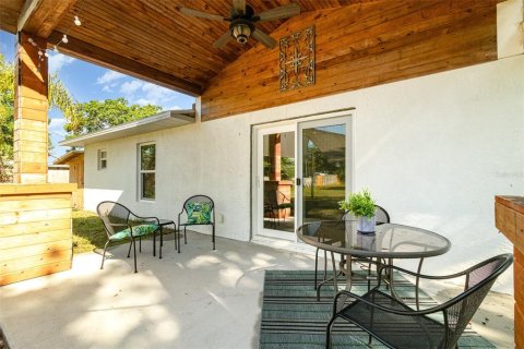 House in Palm Bay, Florida 4 bedrooms, 202.9 sq.m. № 1789362 - photo 25