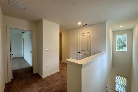 House in Clermont, Florida 4 bedrooms, 177.26 sq.m. № 1902947 - photo 9