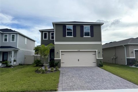 House in Clermont, Florida 4 bedrooms, 177.26 sq.m. № 1902947 - photo 1