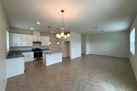 House in Clermont, Florida 4 bedrooms, 177.26 sq.m. № 1902947 - photo 6