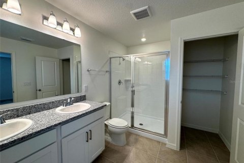 House in Clermont, Florida 4 bedrooms, 177.26 sq.m. № 1902947 - photo 13
