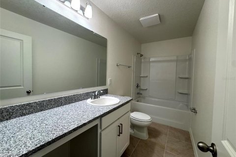 House in Clermont, Florida 4 bedrooms, 177.26 sq.m. № 1902947 - photo 14