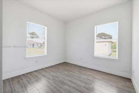 Villa ou maison à louer à Port Charlotte, Floride: 3 chambres № 2176555 - photo 26