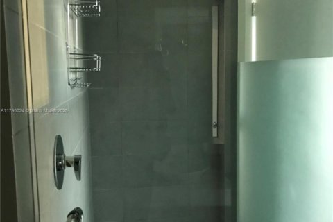 Copropriété à louer à Miami, Floride: 2 chambres, 103.12 m2 № 1981625 - photo 12