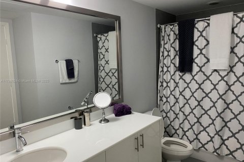 Copropriété à louer à Miami, Floride: 2 chambres, 103.12 m2 № 1981625 - photo 17