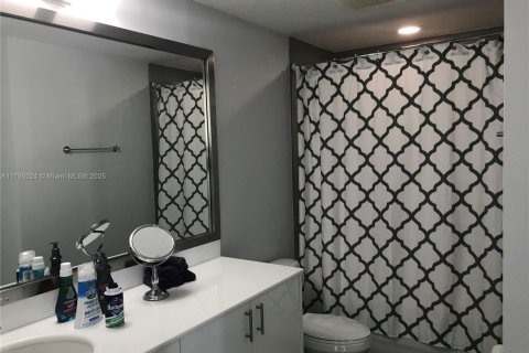 Copropriété à louer à Miami, Floride: 2 chambres, 103.12 m2 № 1981625 - photo 14