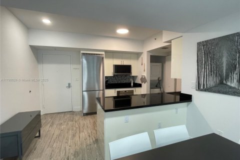 Copropriété à louer à Miami, Floride: 2 chambres, 103.12 m2 № 1981625 - photo 5