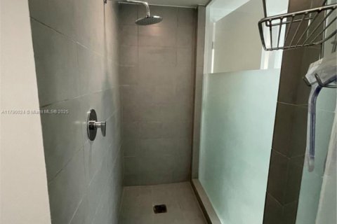 Copropriété à louer à Miami, Floride: 2 chambres, 103.12 m2 № 1981625 - photo 19