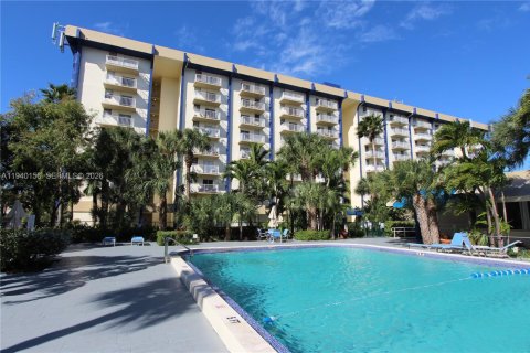 Condo in Miami, Florida, 1 bedroom  № 1998271 - photo 26