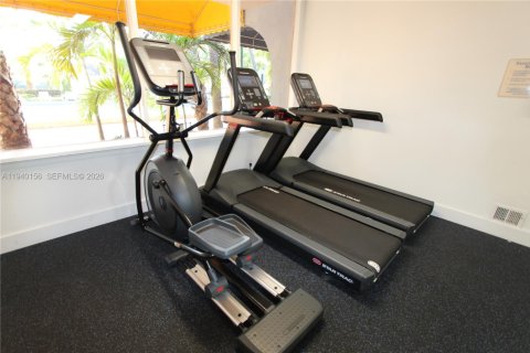 Condo in Miami, Florida, 1 bedroom  № 1998271 - photo 25