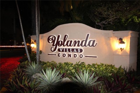 Condo in Miami, Florida, 1 bedroom  № 1998271 - photo 19