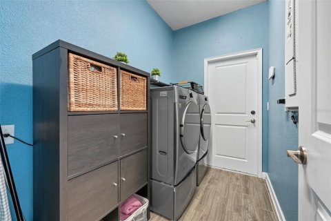 Casa en venta en Orlando, Florida, 5 dormitorios, 245.08 m2 № 1914914 - foto 28