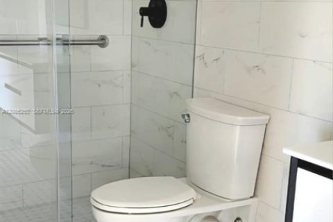 Townhouse in North Miami, Florida 2 bedrooms, 143.81 sq.m. № 2353584 - photo 15