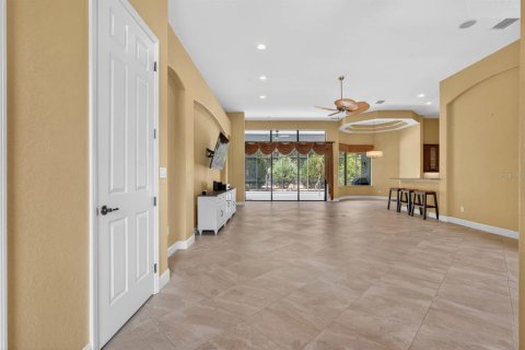 House in Ormond Beach, Florida 4 bedrooms, 265.98 sq.m. № 2223587 - photo 11