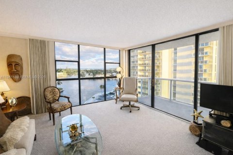 Condo in Aventura, Florida, 2 bedrooms  № 1998343 - photo 5