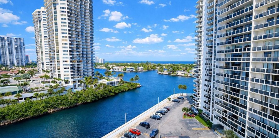 Condo in Aventura, Florida, 2 bedrooms  № 1998343