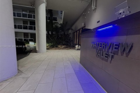 Condo in Aventura, Florida, 2 bedrooms  № 1998343 - photo 15