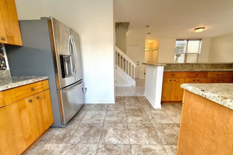 Townhouse in Pembroke Pines, Florida 3 bedrooms, 140.75 sq.m. № 1996043 - photo 24