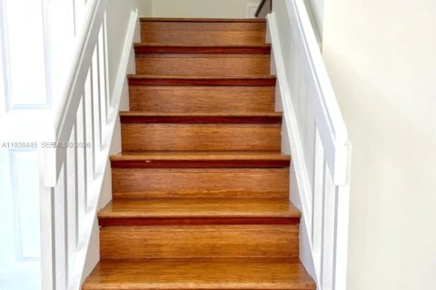 Townhouse in Pembroke Pines, Florida 3 bedrooms, 140.75 sq.m. № 1996043 - photo 25