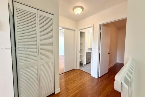 Townhouse in Pembroke Pines, Florida 3 bedrooms, 140.75 sq.m. № 1996043 - photo 27