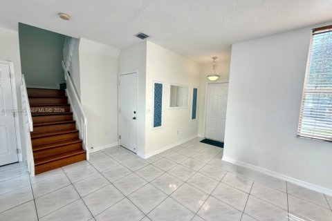 Townhouse in Pembroke Pines, Florida 3 bedrooms, 140.75 sq.m. № 1996043 - photo 10