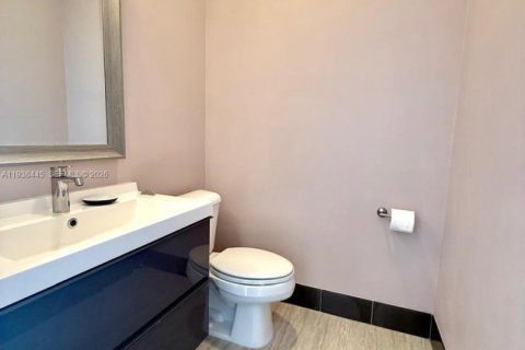 Townhouse in Pembroke Pines, Florida 3 bedrooms, 140.75 sq.m. № 1996043 - photo 18