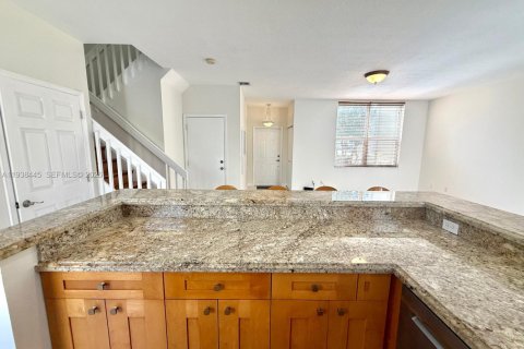 Townhouse in Pembroke Pines, Florida 3 bedrooms, 140.75 sq.m. № 1996043 - photo 17