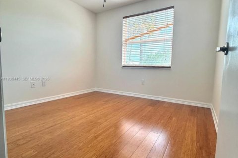 Townhouse in Pembroke Pines, Florida 3 bedrooms, 140.75 sq.m. № 1996043 - photo 30