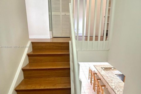 Townhouse in Pembroke Pines, Florida 3 bedrooms, 140.75 sq.m. № 1996043 - photo 26