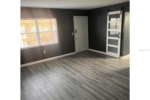 Condominio en alquiler en Orlando, Florida, 3 dormitorios, 65.03 m2 № 1855823 - foto 1