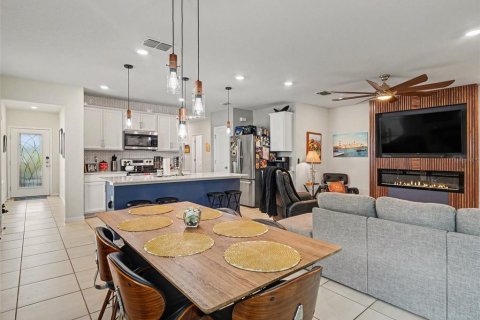 House in Parrish, Florida 4 bedrooms, 147.71 sq.m. № 2203583 - photo 4