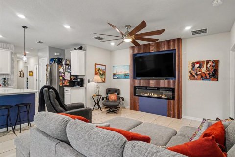 House in Parrish, Florida 4 bedrooms, 147.71 sq.m. № 2203583 - photo 6