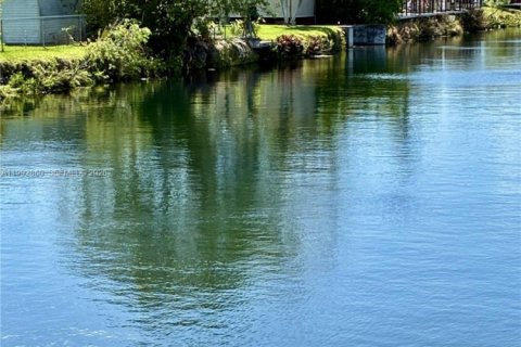 Купить виллу или дом в Катлер-Бей, Флорида 5 спален, 176.14м2, № 2065229 - фото 14