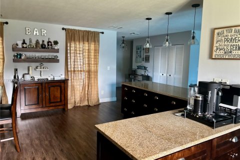 Купить виллу или дом в Катлер-Бей, Флорида 5 спален, 176.14м2, № 2065229 - фото 24