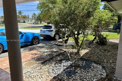 Купить виллу или дом в Катлер-Бей, Флорида 5 спален, 176.14м2, № 2065229 - фото 6