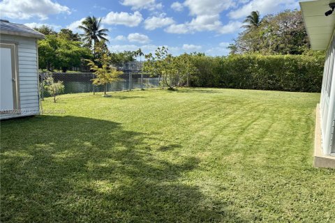 Купить виллу или дом в Катлер-Бей, Флорида 5 спален, 176.14м2, № 2065229 - фото 9