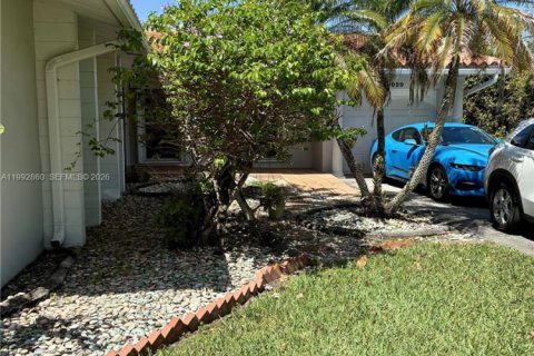 Купить виллу или дом в Катлер-Бей, Флорида 5 спален, 176.14м2, № 2065229 - фото 5