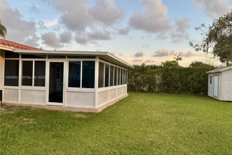 Купить виллу или дом в Катлер-Бей, Флорида 5 спален, 176.14м2, № 2065229 - фото 13