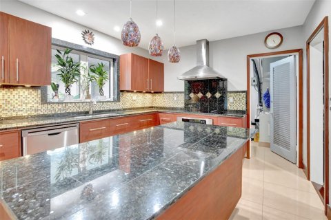 House in Plantation, Florida 3 bedrooms, 177.26 sq.m. № 1781542 - photo 19